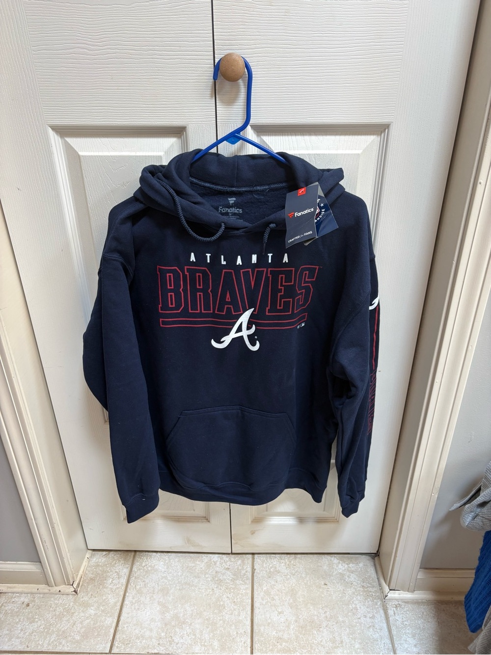 Fanatics Navy Atlanta Braves Pullover Hoodie with Red and White Logo
